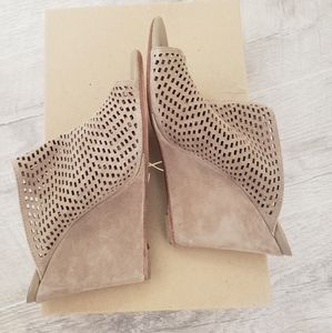 Joie Kellie Wedges